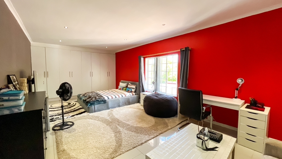 To Let 10 Bedroom Property for Rent in Constantia Western Cape